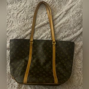 Louis Vuitton large tote/Sac